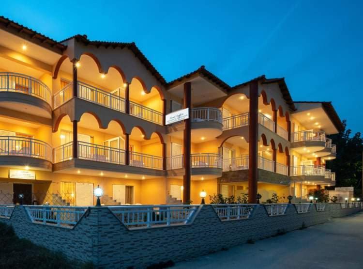 House Aggeliki Hotel Kalamitsi  Exterior photo